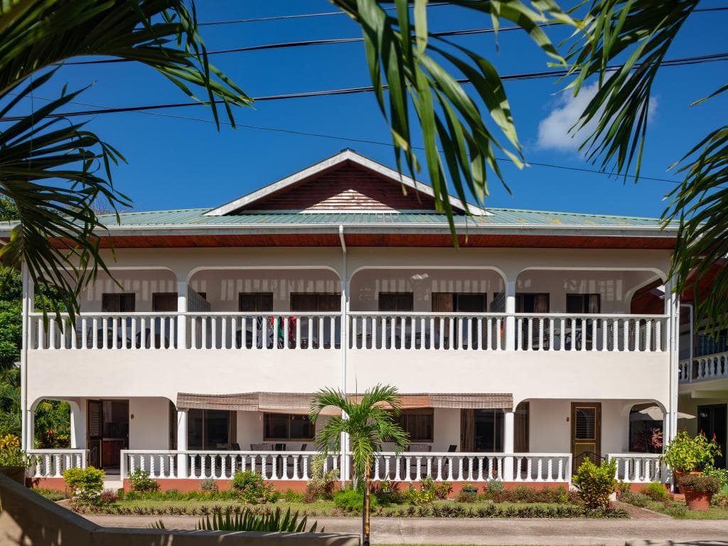 Tourterelle property garden with tropical vegetation
